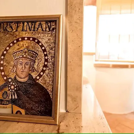 The Byzantine Palace, Centro Apartment